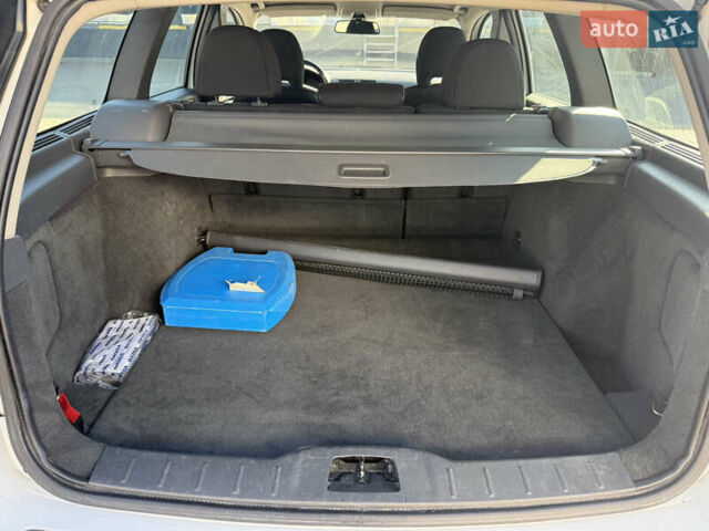 Білий Вольво V50, об'ємом двигуна 1.6 л та пробігом 178 тис. км за 7999 $, фото 30 на Automoto.ua