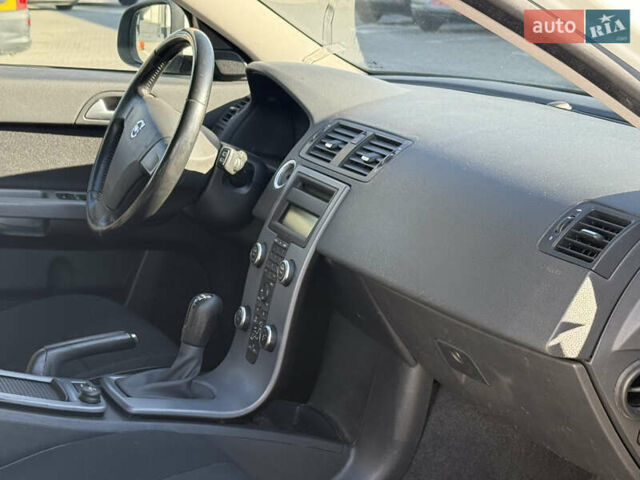 Белый Вольво В50, объемом двигателя 1.6 л и пробегом 178 тыс. км за 7999 $, фото 38 на Automoto.ua