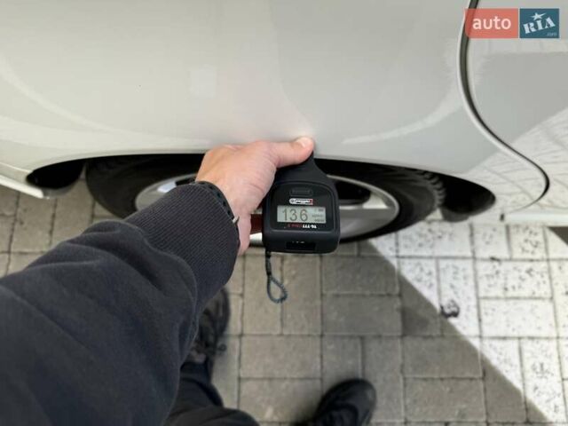 Білий Вольво V50, об'ємом двигуна 1.6 л та пробігом 225 тис. км за 8750 $, фото 42 на Automoto.ua