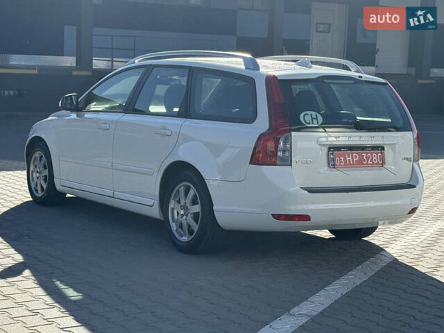 Белый Вольво В50, объемом двигателя 1.6 л и пробегом 178 тыс. км за 7999 $, фото 10 на Automoto.ua