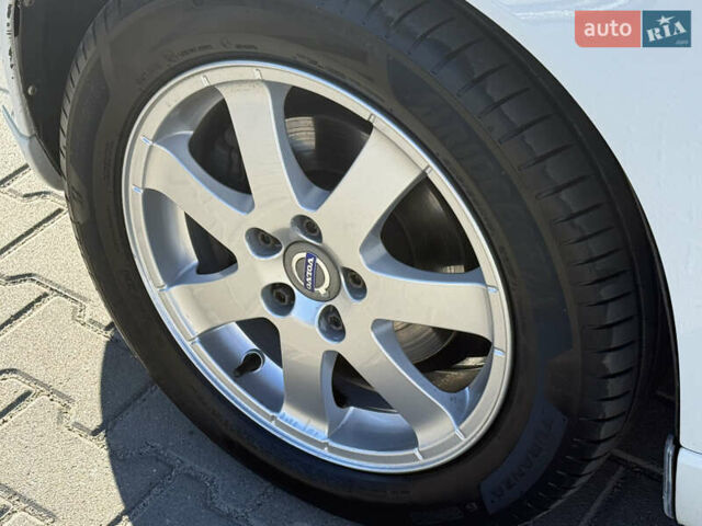 Белый Вольво В50, объемом двигателя 1.6 л и пробегом 178 тыс. км за 7999 $, фото 17 на Automoto.ua