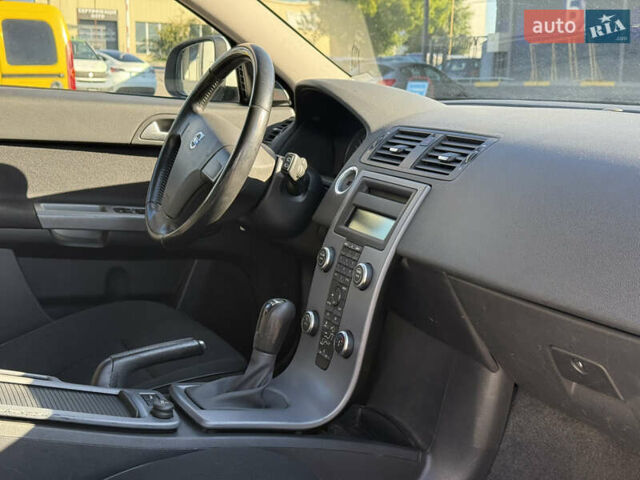 Белый Вольво В50, объемом двигателя 1.6 л и пробегом 178 тыс. км за 7999 $, фото 35 на Automoto.ua