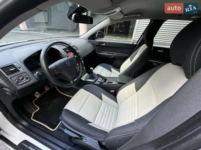 Білий Вольво V50, об'ємом двигуна 1.6 л та пробігом 225 тис. км за 8750 $, фото 13 на Automoto.ua