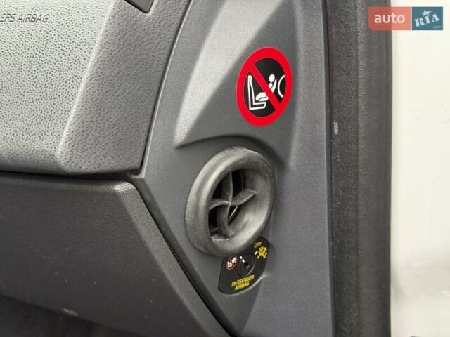 Белый Вольво В50, объемом двигателя 1.6 л и пробегом 209 тыс. км за 8150 $, фото 44 на Automoto.ua