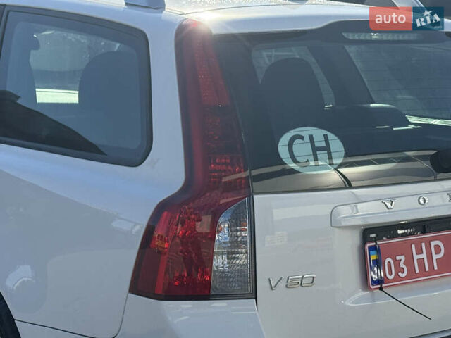Білий Вольво V50, об'ємом двигуна 1.6 л та пробігом 178 тис. км за 7999 $, фото 19 на Automoto.ua