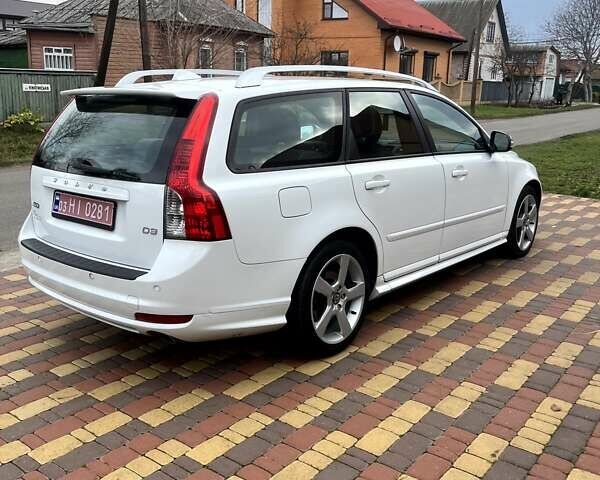 Белый Вольво В50, объемом двигателя 2 л и пробегом 296 тыс. км за 10900 $, фото 4 на Automoto.ua