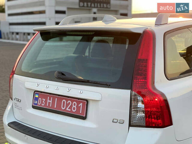 Білий Вольво V50, об'ємом двигуна 0 л та пробігом 293 тис. км за 9999 $, фото 24 на Automoto.ua