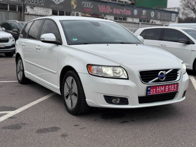 Білий Вольво V50, об'ємом двигуна 1.6 л та пробігом 240 тис. км за 9800 $, фото 8 на Automoto.ua