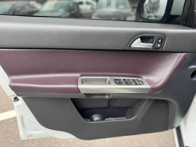 Білий Вольво V50, об'ємом двигуна 1.6 л та пробігом 240 тис. км за 9800 $, фото 15 на Automoto.ua