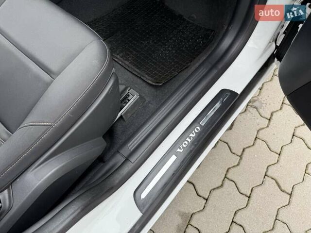 Белый Вольво В50, объемом двигателя 1.6 л и пробегом 209 тыс. км за 8150 $, фото 43 на Automoto.ua