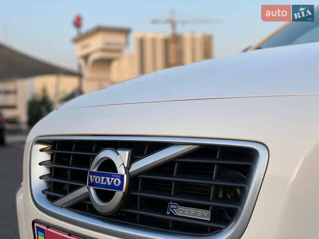 Білий Вольво V50, об'ємом двигуна 0 л та пробігом 293 тис. км за 9999 $, фото 27 на Automoto.ua
