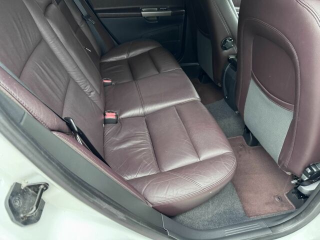 Білий Вольво V50, об'ємом двигуна 1.6 л та пробігом 240 тис. км за 9800 $, фото 21 на Automoto.ua