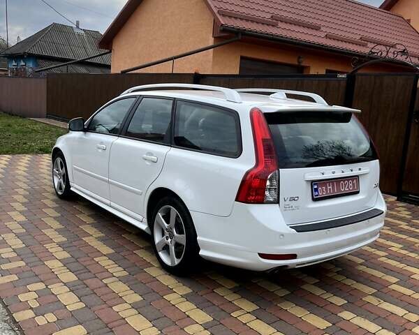 Белый Вольво В50, объемом двигателя 2 л и пробегом 296 тыс. км за 10900 $, фото 8 на Automoto.ua