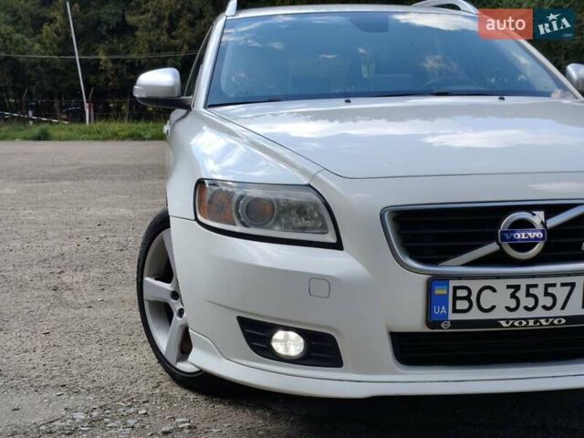 Білий Вольво V50, об'ємом двигуна 1.6 л та пробігом 218 тис. км за 8950 $, фото 13 на Automoto.ua