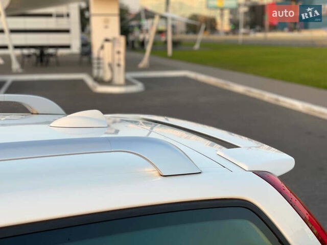 Білий Вольво V50, об'ємом двигуна 0 л та пробігом 293 тис. км за 9999 $, фото 31 на Automoto.ua