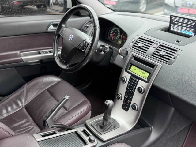 Білий Вольво V50, об'ємом двигуна 1.6 л та пробігом 240 тис. км за 9800 $, фото 20 на Automoto.ua