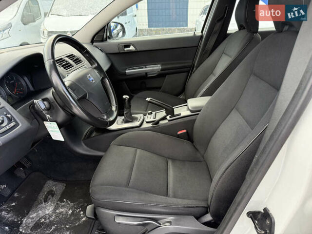 Белый Вольво В50, объемом двигателя 1.6 л и пробегом 178 тыс. км за 7999 $, фото 23 на Automoto.ua