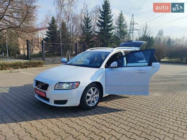Белый Вольво В50, объемом двигателя 1.6 л и пробегом 172 тыс. км за 7850 $, фото 10 на Automoto.ua