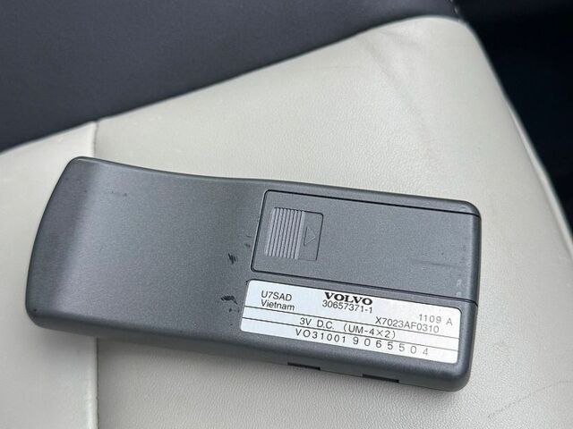 Білий Вольво V50, об'ємом двигуна 2 л та пробігом 220 тис. км за 9700 $, фото 52 на Automoto.ua