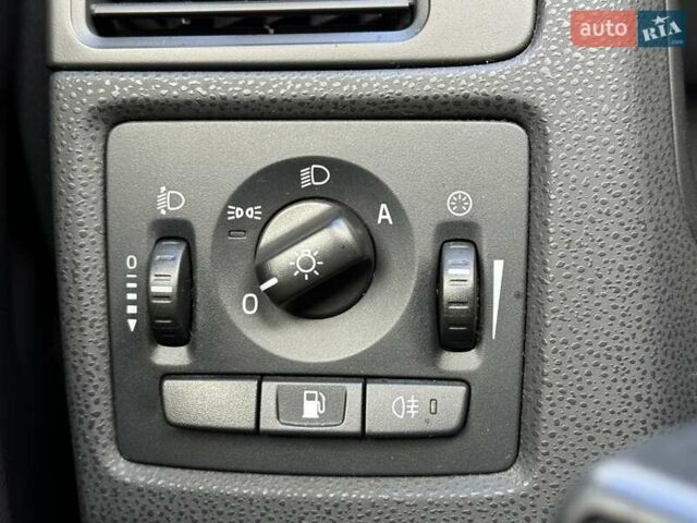 Білий Вольво V50, об'ємом двигуна 1.6 л та пробігом 225 тис. км за 8750 $, фото 27 на Automoto.ua