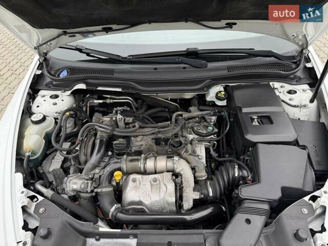 Белый Вольво В50, объемом двигателя 1.6 л и пробегом 209 тыс. км за 8150 $, фото 48 на Automoto.ua