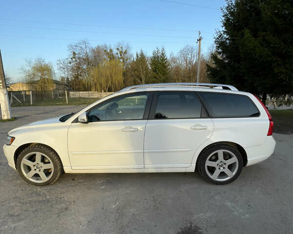 Білий Вольво V50, об'ємом двигуна 1.6 л та пробігом 228 тис. км за 8700 $, фото 7 на Automoto.ua