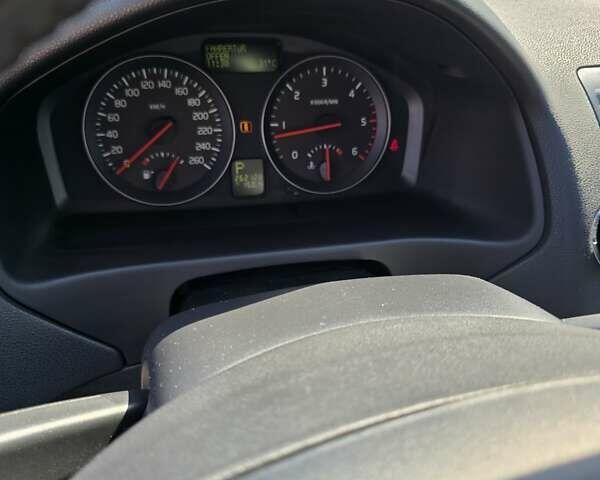 Белый Вольво В50, объемом двигателя 2 л и пробегом 263 тыс. км за 9500 $, фото 13 на Automoto.ua