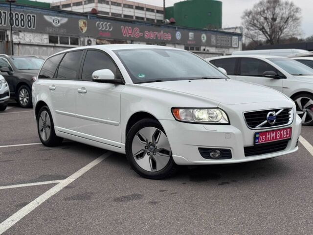 Білий Вольво V50, об'ємом двигуна 1.6 л та пробігом 240 тис. км за 9800 $, фото 13 на Automoto.ua