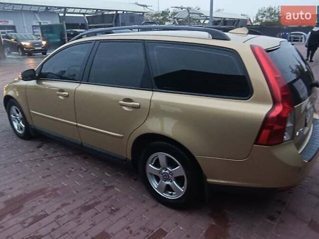 Бежевый Вольво В50, объемом двигателя 1.56 л и пробегом 225 тыс. км за 6250 $, фото 5 на Automoto.ua