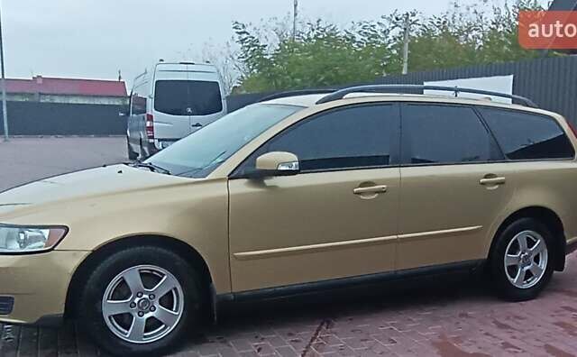 Бежевый Вольво В50, объемом двигателя 1.56 л и пробегом 225 тыс. км за 6250 $, фото 9 на Automoto.ua