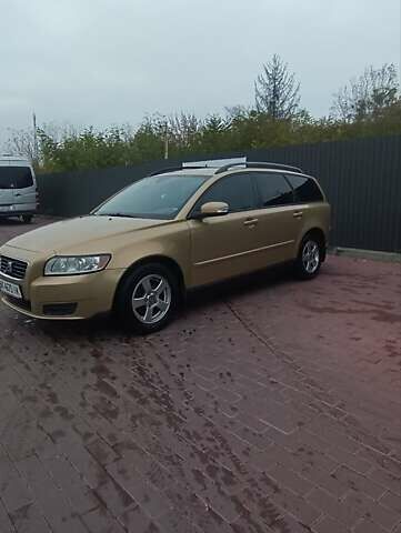 Бежевый Вольво В50, объемом двигателя 1.56 л и пробегом 225 тыс. км за 6250 $, фото 7 на Automoto.ua