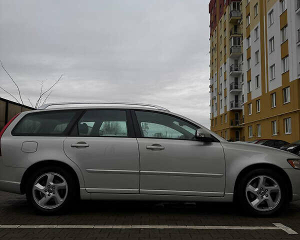 Бежевый Вольво В50, объемом двигателя 1.6 л и пробегом 240 тыс. км за 8499 $, фото 3 на Automoto.ua