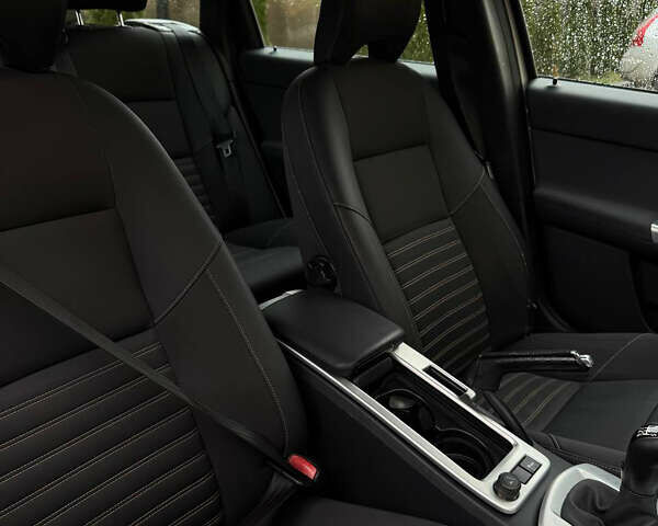 Бежевый Вольво В50, объемом двигателя 1.6 л и пробегом 240 тыс. км за 8499 $, фото 12 на Automoto.ua