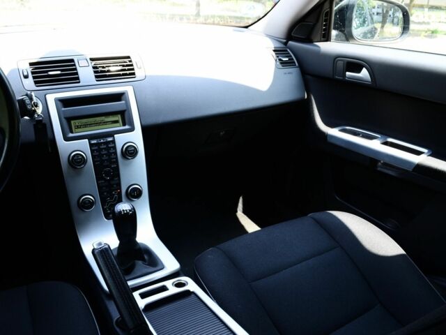 Черный Вольво В50, объемом двигателя 0 л и пробегом 190 тыс. км за 7800 $, фото 13 на Automoto.ua