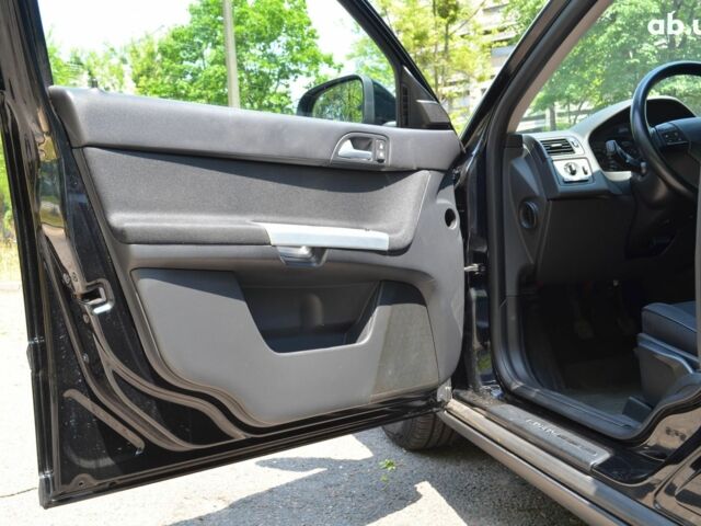 Черный Вольво В50, объемом двигателя 0 л и пробегом 190 тыс. км за 7800 $, фото 7 на Automoto.ua