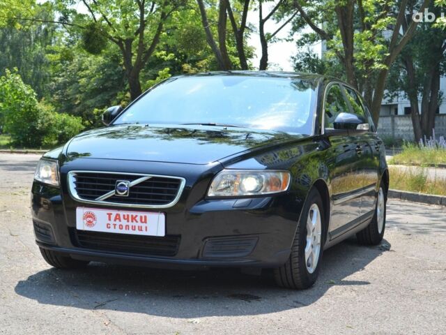 Черный Вольво В50, объемом двигателя 0 л и пробегом 190 тыс. км за 7800 $, фото 1 на Automoto.ua