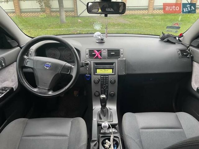 Чорний Вольво V50, об'ємом двигуна 2 л та пробігом 400 тис. км за 4200 $, фото 10 на Automoto.ua