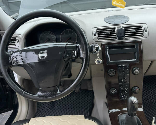 Черный Вольво В50, объемом двигателя 2 л и пробегом 245 тыс. км за 4450 $, фото 26 на Automoto.ua