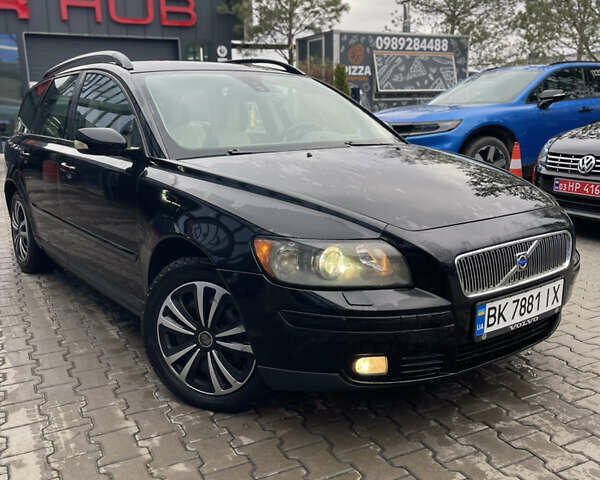 Черный Вольво В50, объемом двигателя 2 л и пробегом 245 тыс. км за 4450 $, фото 1 на Automoto.ua