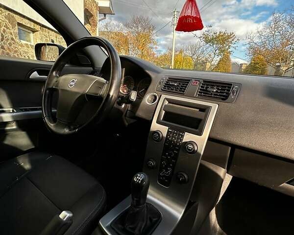 Чорний Вольво V50, об'ємом двигуна 1.8 л та пробігом 227 тис. км за 5899 $, фото 16 на Automoto.ua