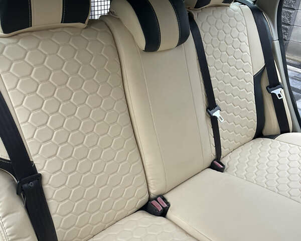 Черный Вольво В50, объемом двигателя 2 л и пробегом 245 тыс. км за 4450 $, фото 15 на Automoto.ua