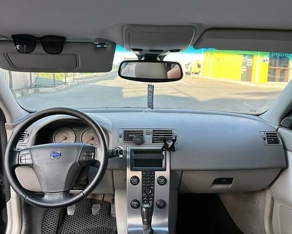 Черный Вольво В50, объемом двигателя 2 л и пробегом 389 тыс. км за 5300 $, фото 9 на Automoto.ua