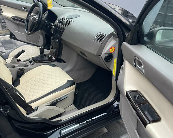 Черный Вольво В50, объемом двигателя 2 л и пробегом 245 тыс. км за 4450 $, фото 12 на Automoto.ua