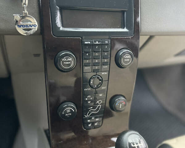 Черный Вольво В50, объемом двигателя 2 л и пробегом 245 тыс. км за 4450 $, фото 22 на Automoto.ua