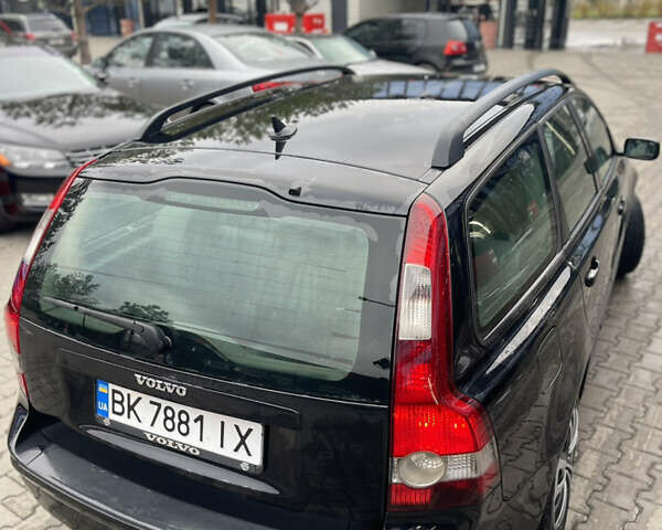 Черный Вольво В50, объемом двигателя 2 л и пробегом 245 тыс. км за 4450 $, фото 5 на Automoto.ua