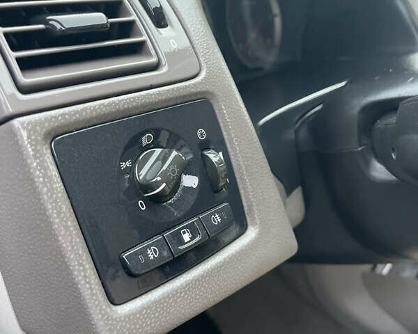 Черный Вольво В50, объемом двигателя 2 л и пробегом 245 тыс. км за 4450 $, фото 27 на Automoto.ua