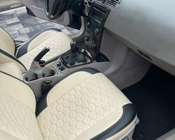 Черный Вольво В50, объемом двигателя 2 л и пробегом 245 тыс. км за 4450 $, фото 16 на Automoto.ua