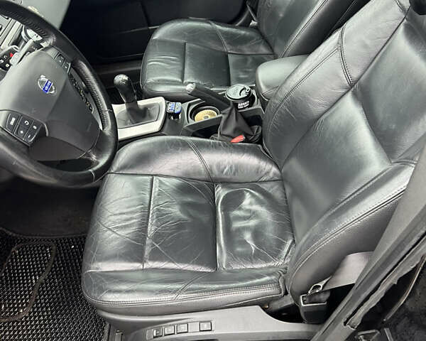 Черный Вольво В50, объемом двигателя 2 л и пробегом 282 тыс. км за 6100 $, фото 9 на Automoto.ua