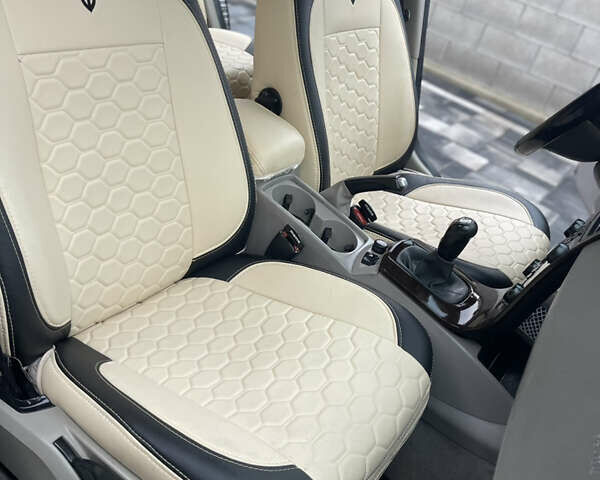 Черный Вольво В50, объемом двигателя 2 л и пробегом 245 тыс. км за 4450 $, фото 18 на Automoto.ua