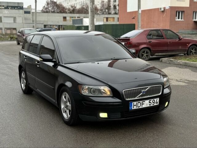 Чорний Вольво V50, об'ємом двигуна 0 л та пробігом 352 тис. км за 3000 $, фото 3 на Automoto.ua